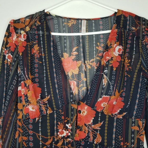 Target xhilaration sheer mesh floral cover up XS - Picture 2 of 7